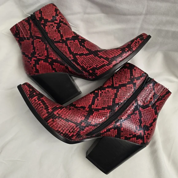 Jeffrey Campbell Red Snakeskin Print Boots/Booties - Picture 3 of 10